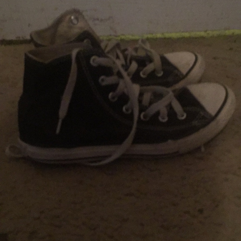 Converse - Picture 2 of 3